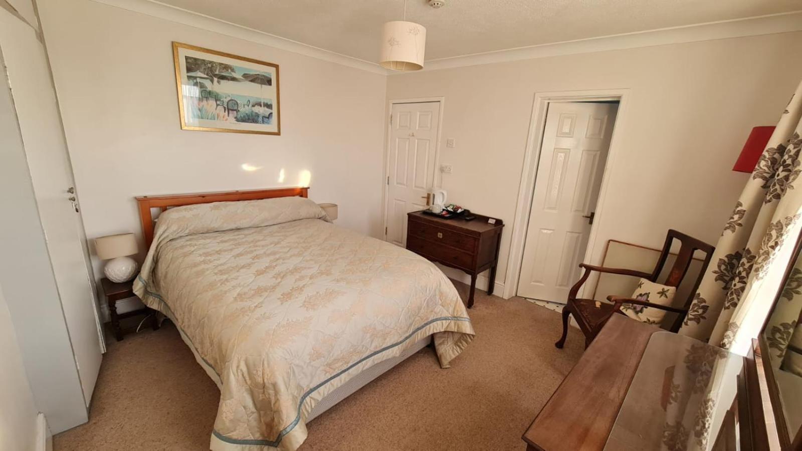 Avon Manor Guest House Lee-on-the-Solent Exterior photo
